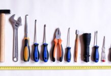 Jak naprawić cieknącą spłuczkę? Jak naprawić cieknącą spłuczkę?