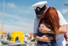 Jak rozmieścić dwa obrazy na ścianie?